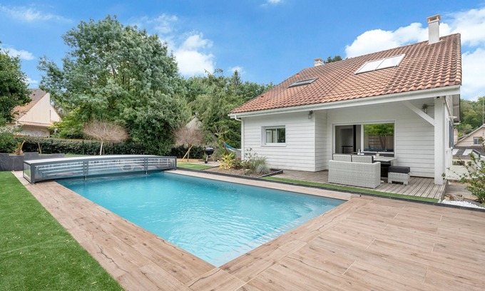 La Baule-Escoublac House | La Baule - Beautiful Home with Pool for 9 Guests