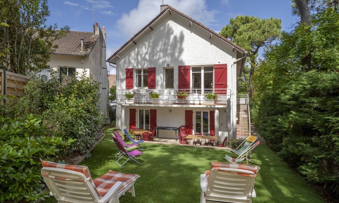La Baule-Escoublac Villa | Villa La Baule: Beachfront Getaway with Pool & Spa