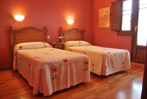 Los Corrales de Buelna House | Discover La Becada de Buelna: Family-Friendly Retreat