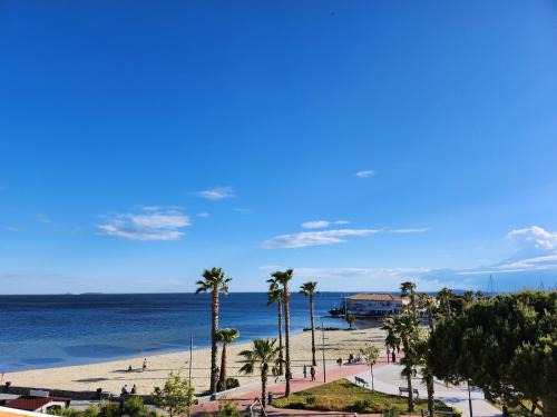 Meze Apartment | Oceanfront Escape at La Bella Vista - Rated 8.8/10