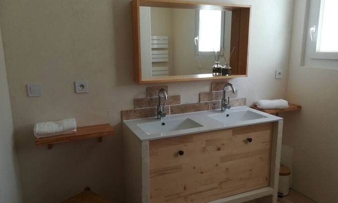 Granges-dAns Bed & Breakfast | Cozy Family Retreat at la Belle Campagne with Pool Access