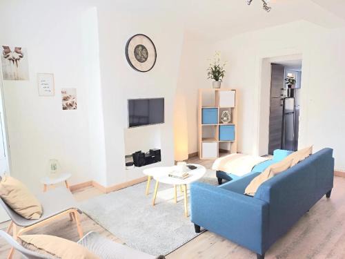 Beauvais House | Stay at La Belle Du Thil - Family-Friendly near Airport