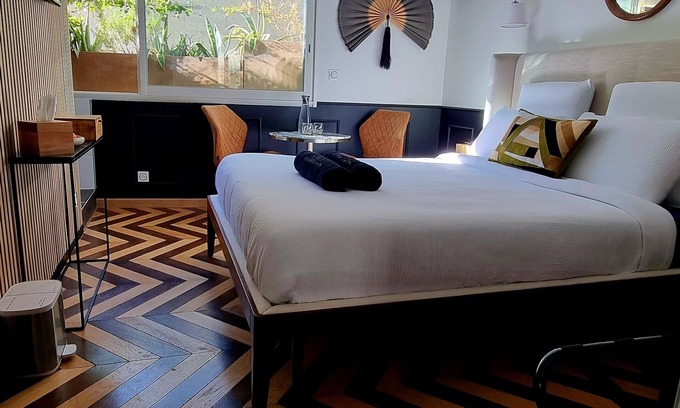 Grand Parc-Paul Doumer House | Top-Rated La Belle Endormie B&B with Breakfast & Kitchen