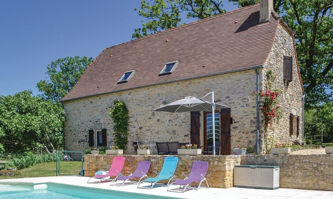 Salviac House | Tranquil Retreat with Pool and Scenic Wooded Views