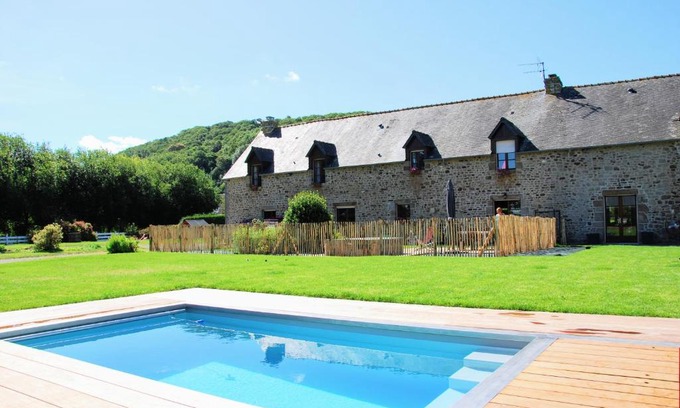 Roz-sur-Couesnon House | Relaxing Retreat at La Bergerie - Pool & Ocean Views