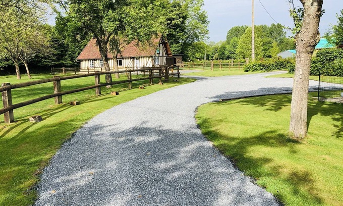 Lieuvin Pays d'Auge House | Tranquil La Bergerie Maison Normande Near Family-Friendly Fun