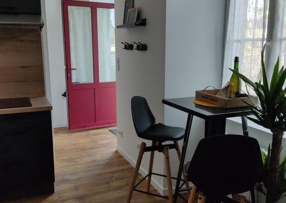 Le Hommet-d'Arthenay Apartment | Family-Friendly Retreat at La Bergeronnette, Rated 9/10