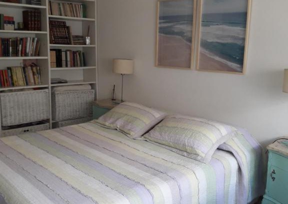 Olavarria House | Family-Friendly Haven at La Biblioteca with Kitchen Amenities