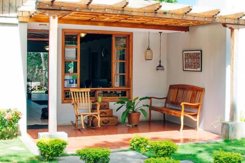 Managua House | Discover La Bicicleta Hostal: Pet-Friendly & Family Rooms
