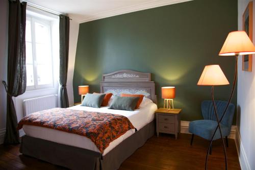 Senlis Bed & Breakfast | La bohème - Cozy Guesthouse with Breakfast & Family Welcome