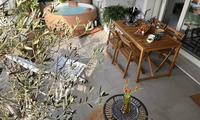 Intra Apartment | Relax at La Bollicina Boutique Apartment and Spa