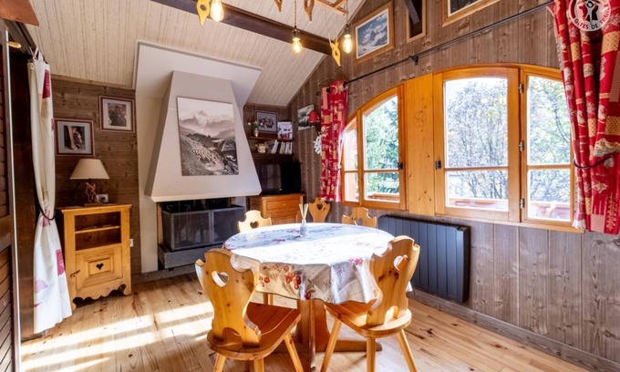 Valloire House | Top-Rated LA BORGE Chalet in Valloire with Kitchen & Breakfast