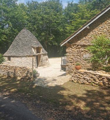 Saint-Andre-dAllas Bed & Breakfast | Experience La Borie du Bois Sarlat with Breakfast & 9.9 Rating