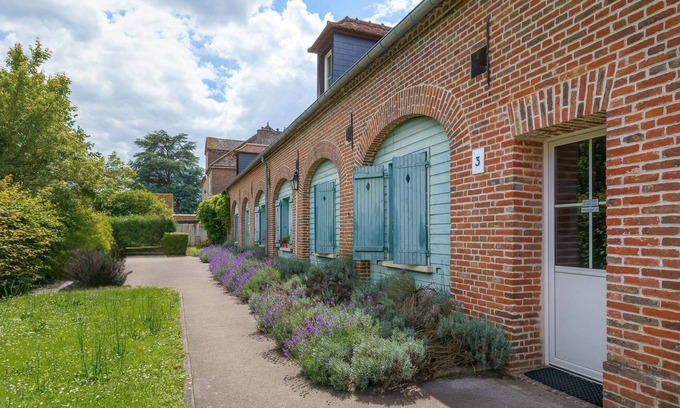 Le Meux Apartment | Discover La Briquèterie: Family-Friendly & Pet Welcoming