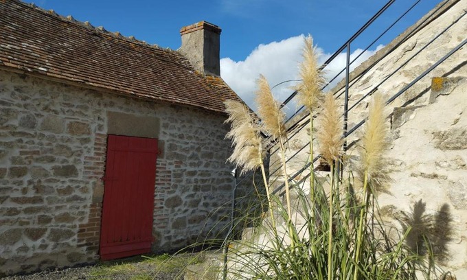 Treban Bed & Breakfast | Discover La Bruyère: Pet-Friendly B & B with Ocean Views