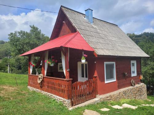Avram Iancu House | Cozy La căsuță: Pet-Friendly Retreat with Kitchen Access