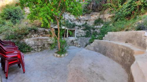 Alcala del Jucar Apartment | Inviting LA CAÑADA: Pet-Friendly Stay with Great Reviews
