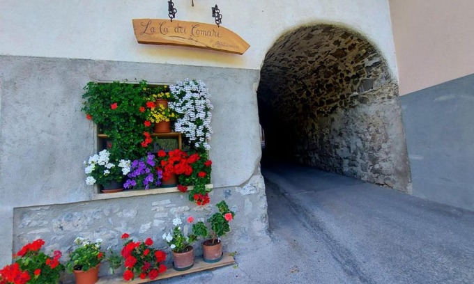 Capovalle House | Inviting Stay at LA CA' DEI COMARI - Breakfast Included