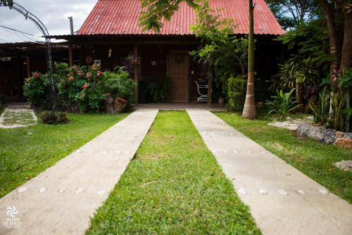 Jalpan de Serra Cabin | Pet-Friendly Retreat at La Cabaña de Blanca Awaits You