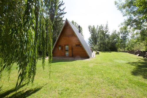 Ger Ski Chalet | Discover La Cabaña de Ger: Family-Friendly Getaway