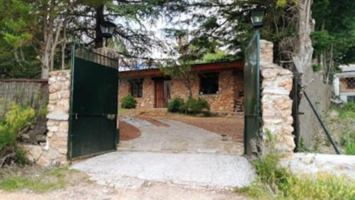 Ruidera House | Discover La Cabaña de Piedra: 4-Star, Pet-Friendly Retreat