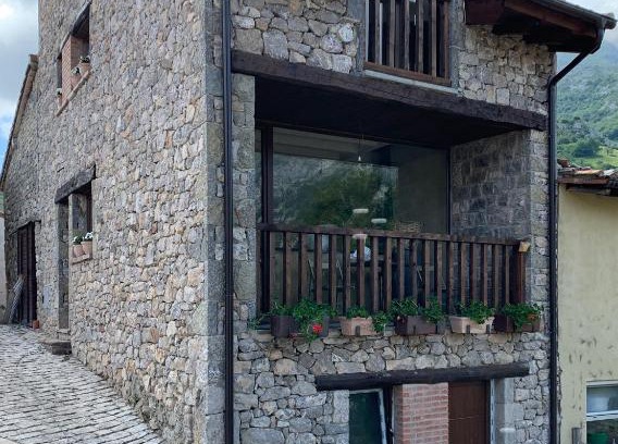 Sotres House | Pet-Friendly Getaway at La Cabaña de Severina - Rated 9.3/10
