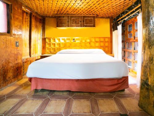 Huixquilucan Hotel | Budget-Friendly Stay at La Cabaña Del Tata - Pet & Child Friendly