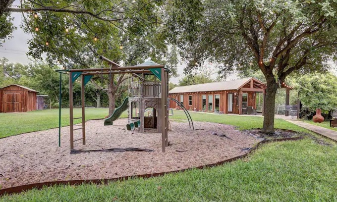 Hutto Cabin | Family-Friendly Retreat Near Kalahari Resort - La Cabaña