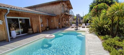 Gujan-Mestras Bed & Breakfast | Experience Oceanfront Relaxation at La Cabane Bohème