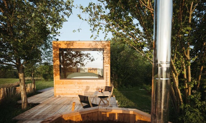Fays Other | Relax at La Cabane de la Ferme du Ry with Hot Tub Bliss