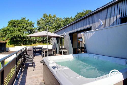 Inzinzac-Lochrist House | La cabane de saint sypher