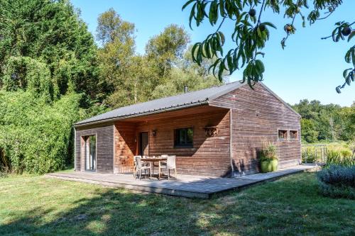 Mazieres-de-Touraine House | Cozy Family Retreat at La Cabane du Pont du Douet