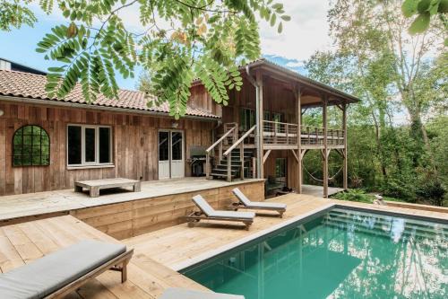 Saubion Villa | Indulge at La Cabane du Moulin: 5-Star Poolside Retreat