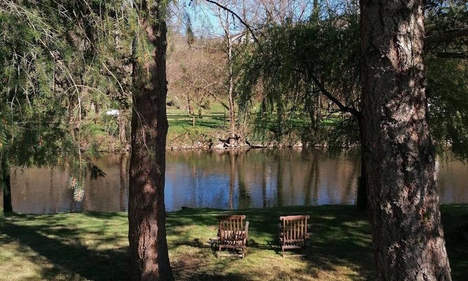Chateauneuf-les-Bains Cottage | Idyllic LA CABANE AUX ECREVISSES - Feet in the Water Retreat