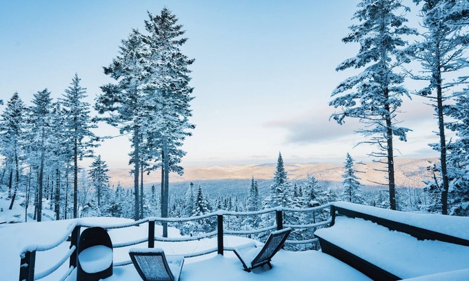 Lac Beauport Ski Chalet | Guest Rated: 10/10 at La cAbin Ride&Sleep with Pool & Kitchen