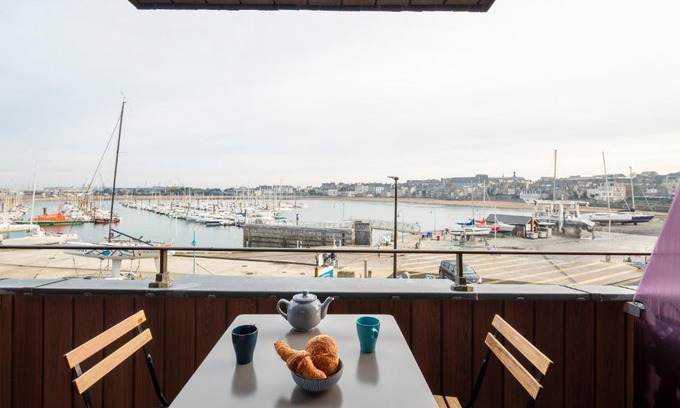 La Cite Apartment | Family-Friendly Escape at La Cabine by Cocoonr - 8.4/10
