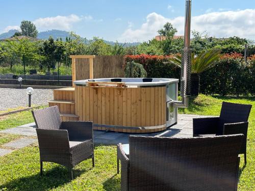 Massa e Cozzile House | Pet-Friendly Retreat at La Camelia with Hot Tub Access