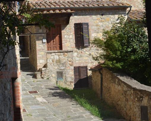 Castiglione d'Orcia House | Guest Rated 9/10 at La Cantina di Pi with Free Breakfast