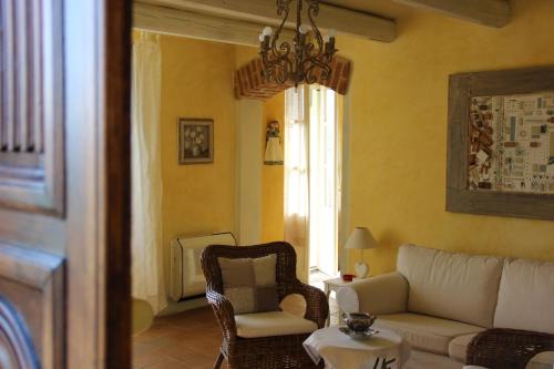 Pozzengo Bed & Breakfast | Top-Rated La Cantinetta Resort: Pet & Child Friendly Stay