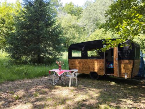 Saint-Julien-le-Petit Other | Discover La Caravane Nature: Pet-Friendly with Ocean Views