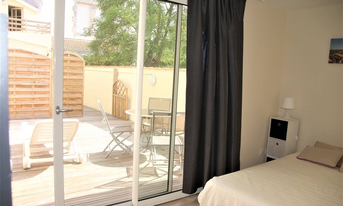 Quartier des Dunes Apartment | Pet-Friendly Comfort at LA Caravelle 2 for Families