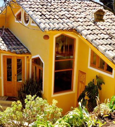 San Cristobal de las Casas Apartment | Experience La Casa de las Aves: Garden Views & Spa Retreat