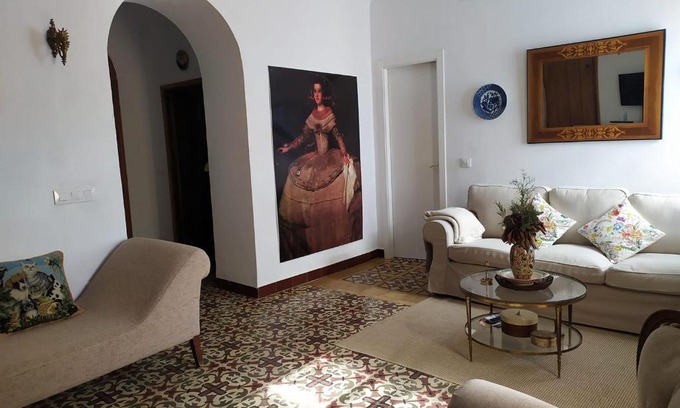Lahiguera House | Discover La casa Ancha: 4-Star Stay with Pool & Pet-Friendly