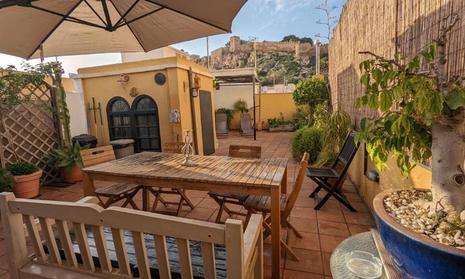 Almeria Centro House | Pet-Friendly La Casa Azul Almería with Oceanfront Views