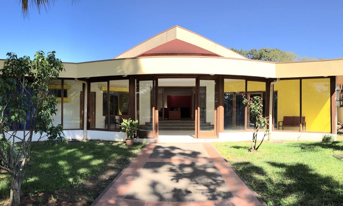 Ciudad Cariari Bed & Breakfast | Discover La Casa de Cariari Al Golf: Top-Rated Family Retreat