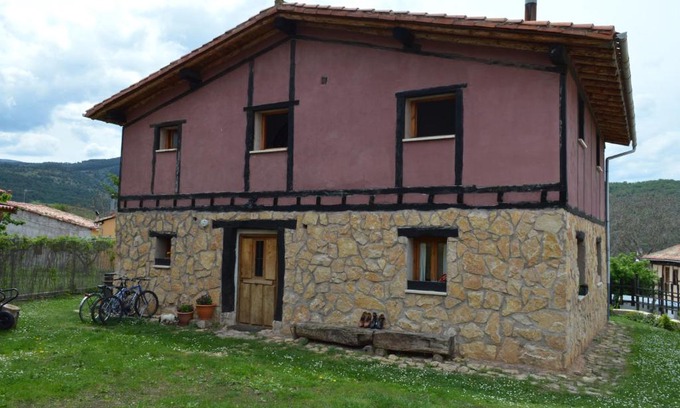 San Vicente del Valle Apartment | Unforgettable Stay at La Casa de Enmedio - Rated 9.9/10