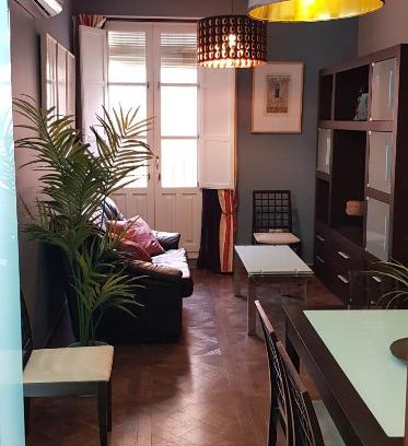 Old Town Apartment | Discover LA CASA DE HERACLES CADIZ - Family Friendly Stay