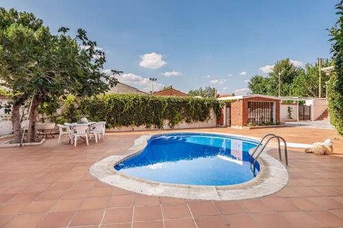Alcala de Henares House | Experience Luxury at Chalet de lujo 'LA CASA DE INÉS'