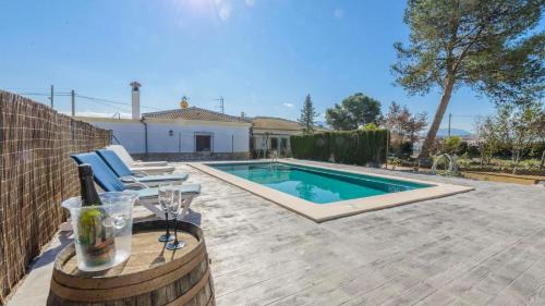 Salinas House | Refreshing Retreat at La Casa de Lú Archidona - 4 Stars