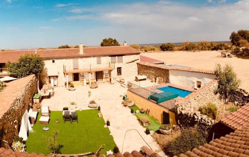 Fariza House | Discover La Casa de La Duquesa: Pet-Friendly Retreat